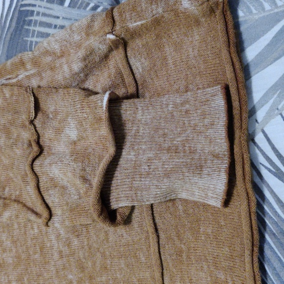 Democracy Light Weight Brownish Yellow Sweater XS #703 - Picture 3 of 6